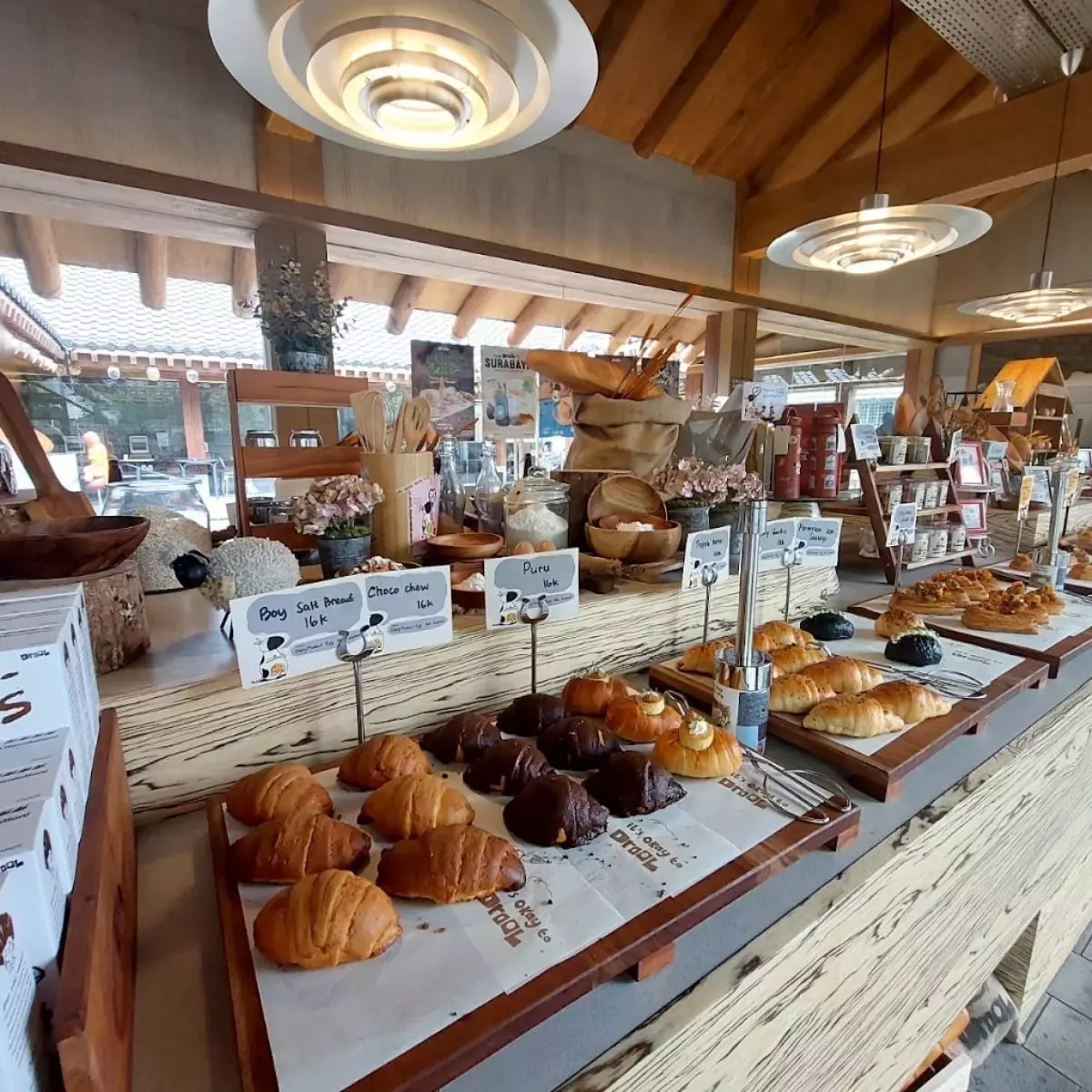 Lokasi, Jam Buka & Cara Menuju Drool Bakery