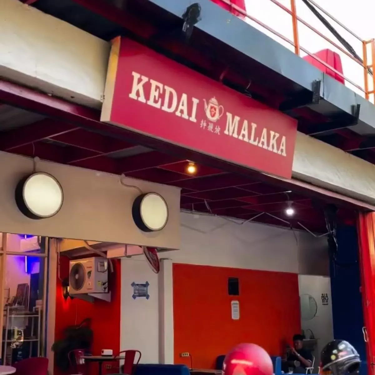 Rekomendasi Cafe 24 Jam Sidoarjo untuk Nongkrong, Nugas, dan WFC