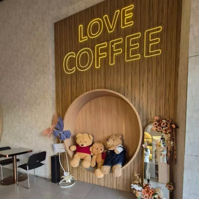 Mengenal Secondbite Cafe Surabaya