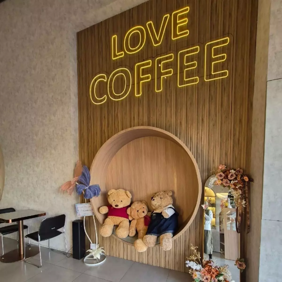 Mengenal Secondbite Cafe Surabaya