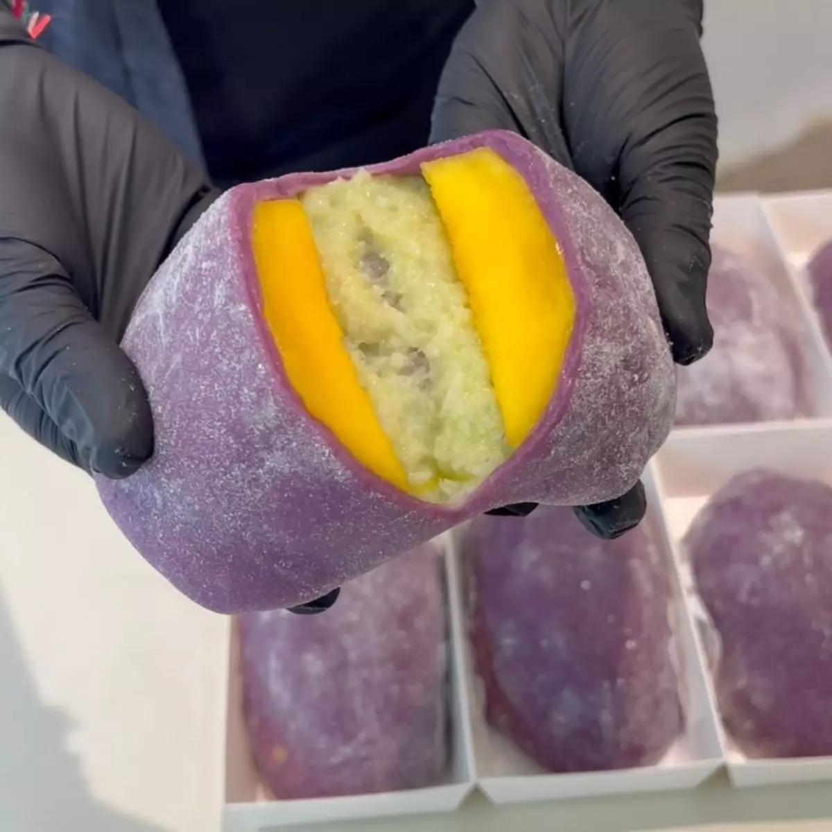 Mango Sticky Rice Ube Mochi sebagai Dessert Kekinian